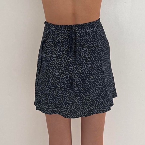 SOLD! Brandy Melville Navy Floral Wrap Mini Skirt, One Size - Picture 7 of 7